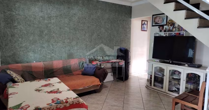 Lindo Sobrado com 02 dormitórios no bairro do Tude Bastos em Praia Grande.