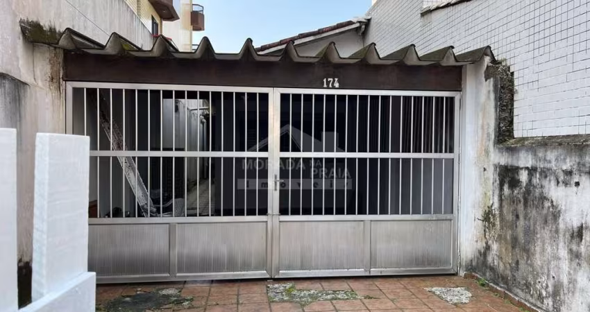 Casa para alugar!!, 02 dormitórios Garagem para 04 carros!! Na quadra da Praia!!
