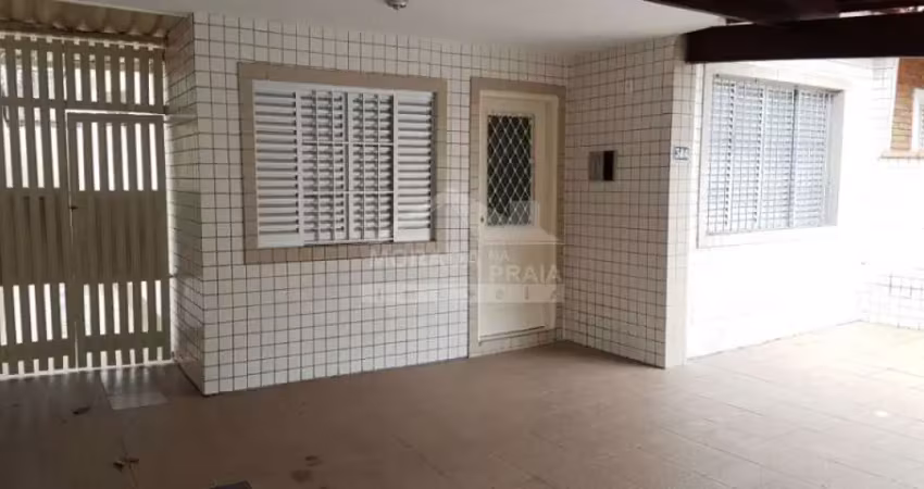 Casa geminada no canto do forte, 2 dormitórios, 3 vagas, só na imobiliária em praia grande.