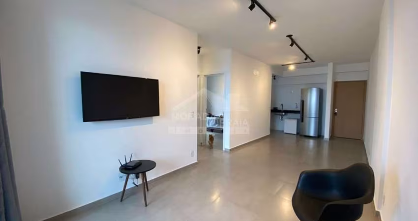 Apartamento SEMI MOBILIADO no Forte, 2 dormitórios, sacada gourmet, confira em Praia Grande.