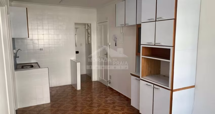 Apartamento de 2 dormitórios no Canto do Forte em Praia Grande.