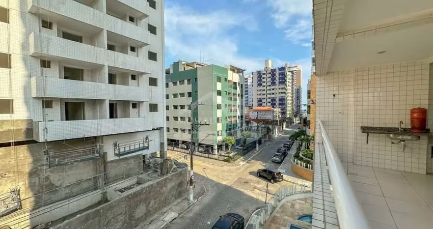 Apartamento na aviação há duas quadras da praia, frente rua porteira fechada .