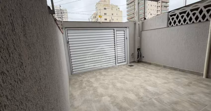 Sobrado novo na ocian, alto padrão com 3 dormitórios, confira na imobiliária em praia grande.
