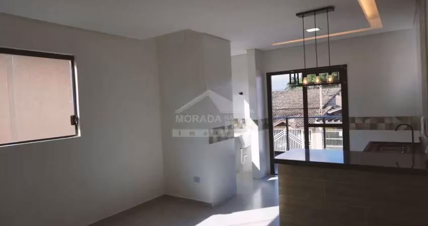 Casa duplex em condomínio fechado na mirim, 2 suítes, confira em praia grande.