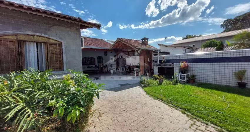 Casa isolada de 2 dormitórios e suíte no canto do forte!!!!