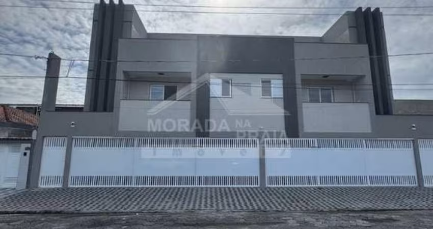 Casa SUPERIOR de Condomínio Fechado no CENTRO do Boqueirão , 2 dormitórios, confira em Praia Grande.
