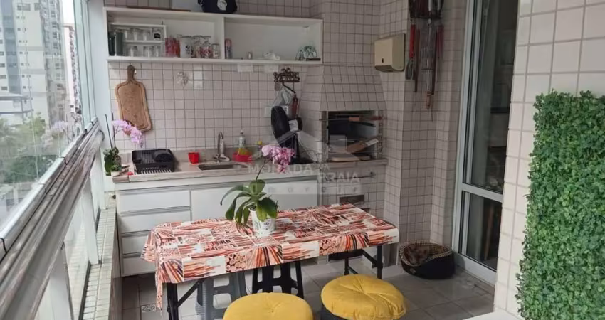 Apartamento mobiliado e decorado no forte, 3 suítes, confira em praia grande.