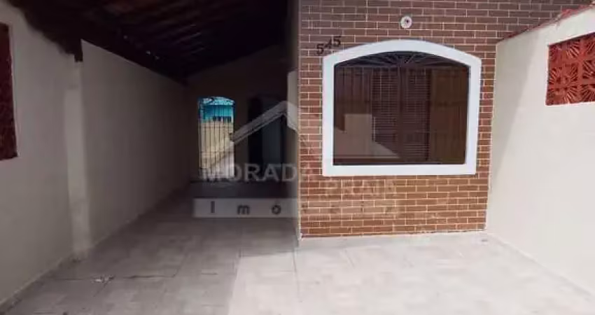 Excelente casa geminada com 2 dormitório, quintal, marque sua visita na imobiliária em praia grande.