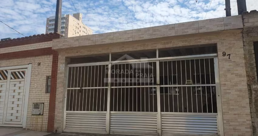 Casa geminada na TUPI, 02 dormitórios. Confira na Imobiliária em Praia Grande.