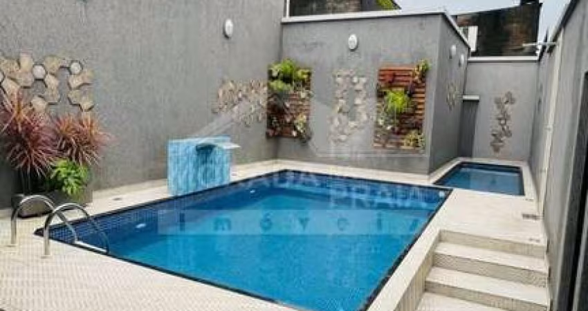 Casa de condominio sobreposta alta com piscina