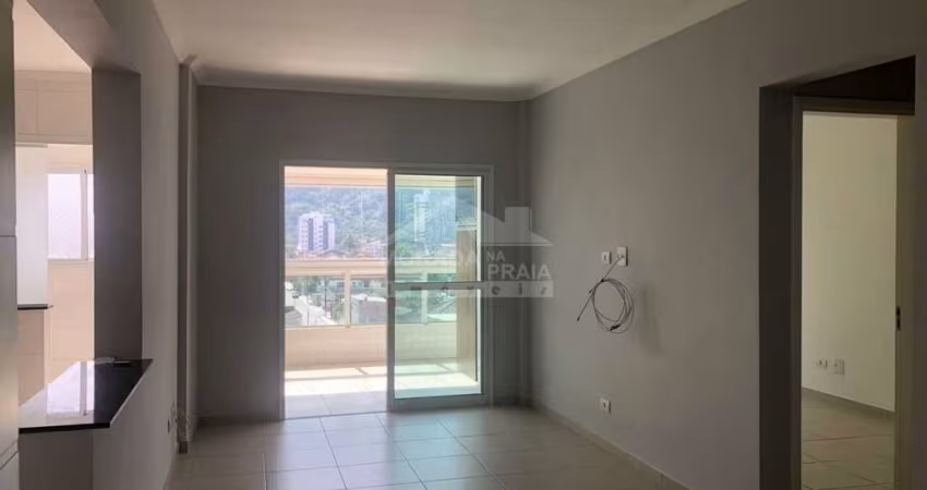 Apartamento 2 Dormitórios sendo 1 suíte e 2 vagas de garagem no Forte em Praia Grande.