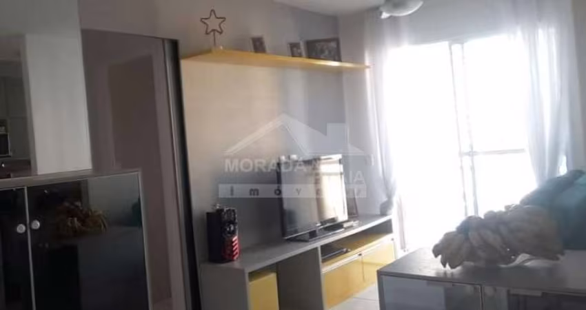 Apartamento de 2 Dormitórios, 1 Suíte, SEMI MOBILIADO, na Ocian.