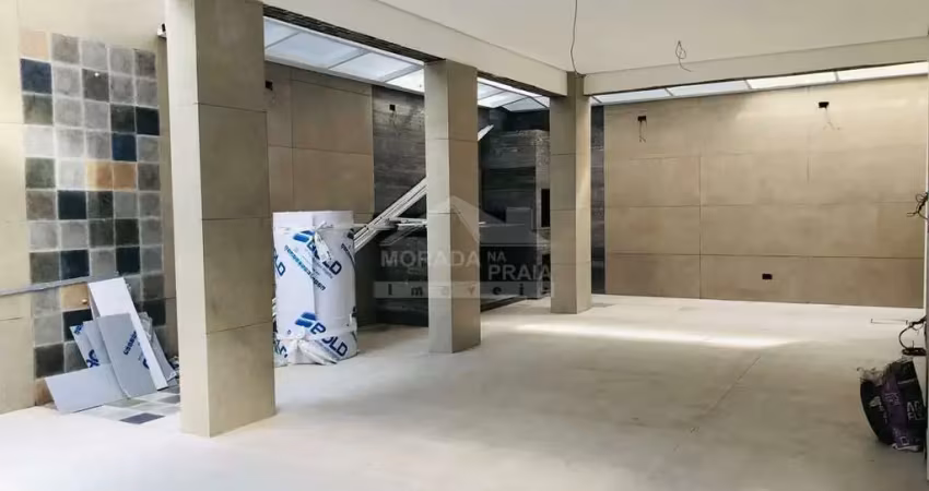 Residencial em CONDOMÍNIO FECHADO, 2 dormitórios com 2 suítes na Guilhermina ( Praia Grande ).