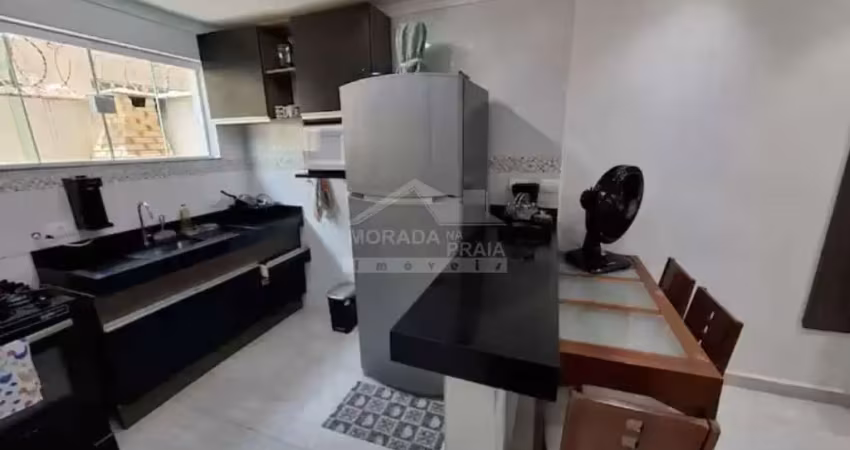 Casa de condominio toda mobiliada, localizada a 200 mtrs do mar, em bairro exclusivo em praia grande
