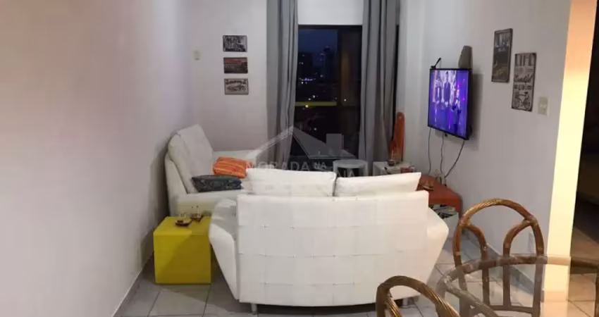 Apartamento mobiliado e vista livre no forte, 2 dormitórios, sacada, confira em praia grande.