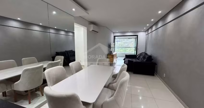 Apartamento mobiliado no forte, 3 dormitórios, 2 vagas. confira na imobiliária em praia grande.