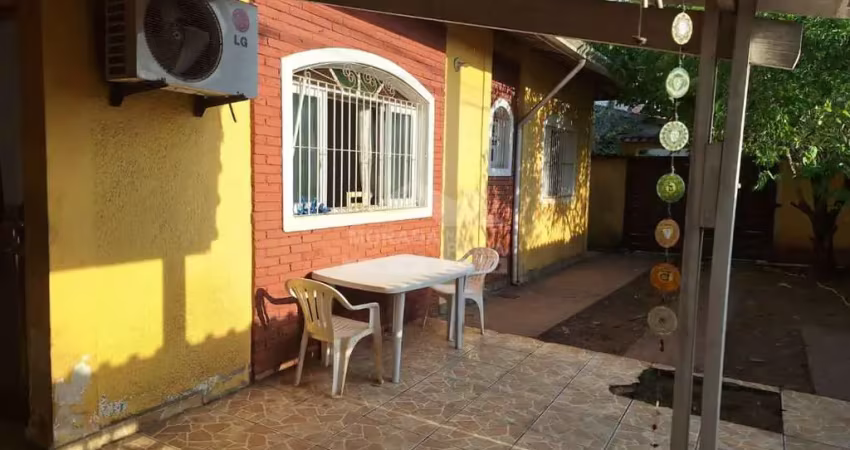 Casa com 2 dormitórios - canto do forte - em sua imobiliária na praia grande.