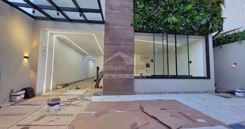 Casa isolada toda mobiliada e decorada na aviação, 3 dormitórios, piscina, confira em praia grande.