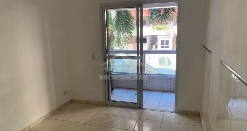 Apartamento no forte, 2 dormitórios, sacada, confira na imobiliária em praia grande.