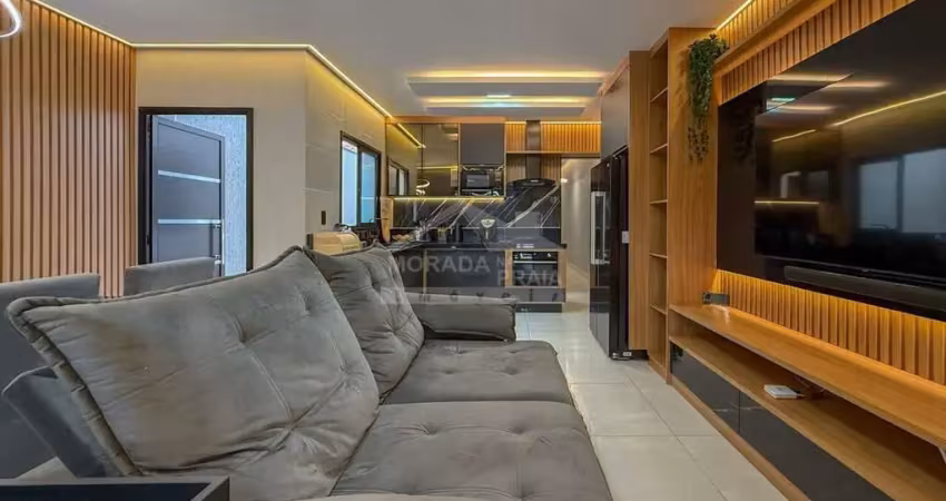 Casa geminada alto padrão com jacuzzi e churrasqueira, totalmente mobiliada, na vila tupi