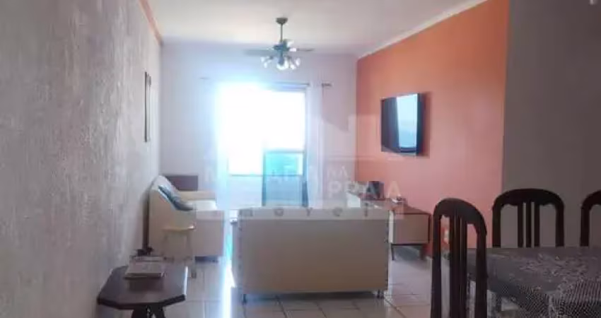 Apartamento com planejados, 2dormitórios, 50 metros mar. confira na imobiliária em praia grande.