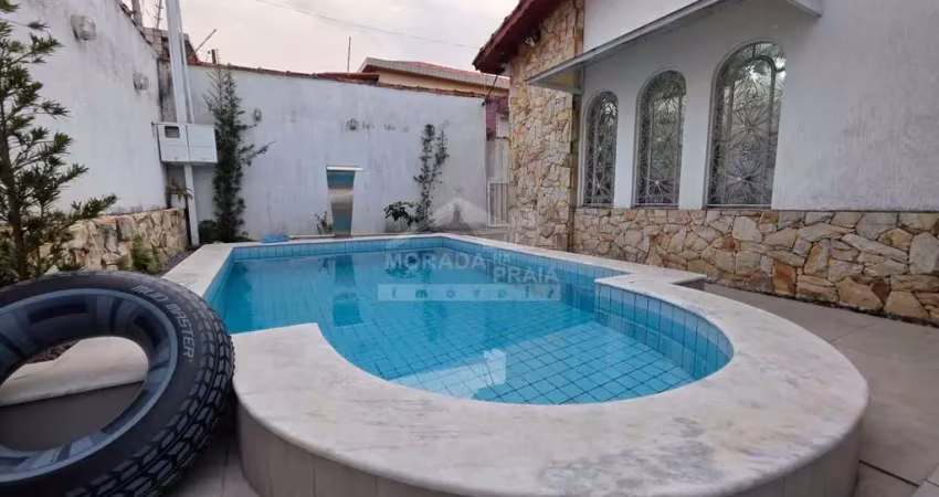 Casa isolada no centro do boqueirão, 3 dormitórios, piscina, confira na morada na praia.
