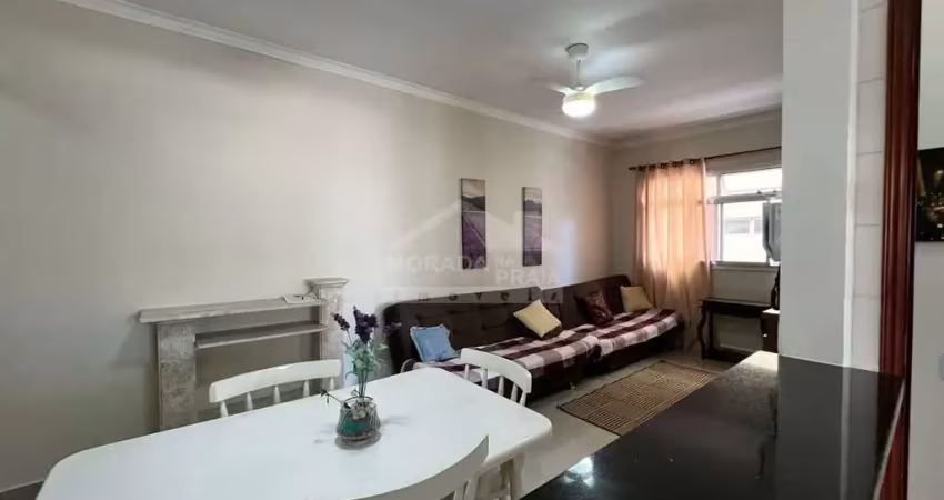 Apartamento no canto do forte, 1 dormitório, apenas a 200 metros da praia.