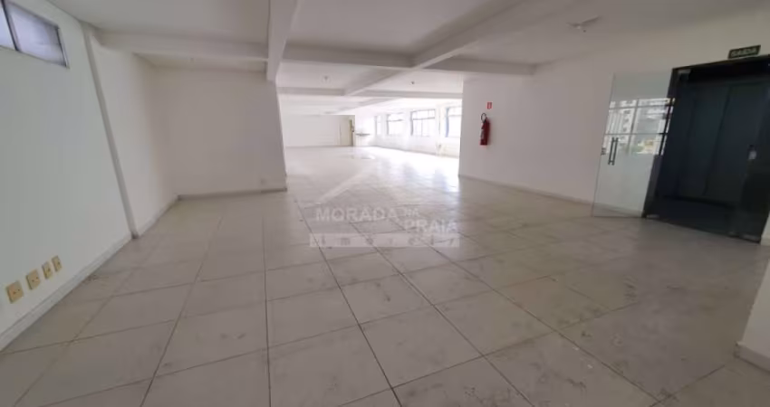 Prédio COMERCIAL no CENTRO da Guilhermina com 2.930 m², 35 Vagas, Só na Imobiliária em Praia Grande.