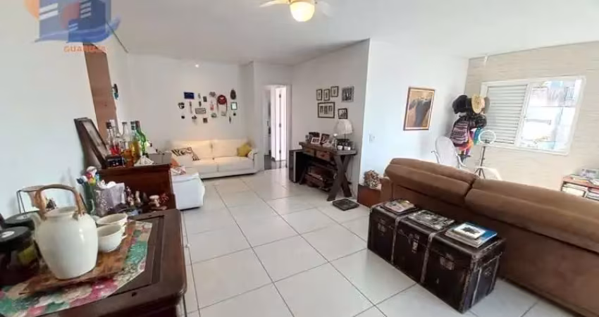 Cobertura bem iluminada e arejada com piscina e área gourmet'