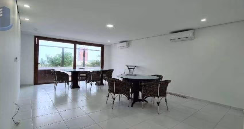 Casa em Condomínio  150 metros do Mar Região dos Hotéis.