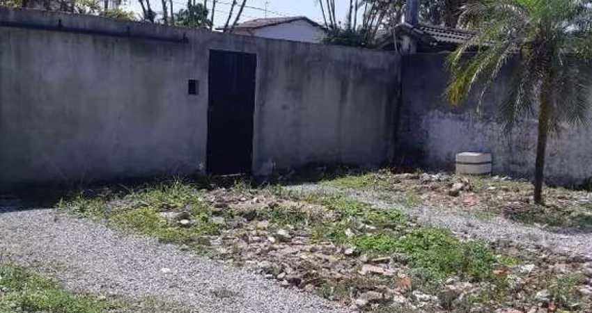 Casa Térrea com piscina e quintal!