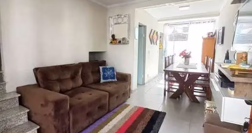 Casa sobrado em vilagio | reformada | 2 dormitórios | 2 banheiros | tombo - guarujá