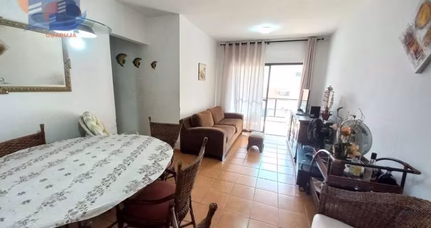Amplo apartamento a 250 Metrosda praia da Enseada.