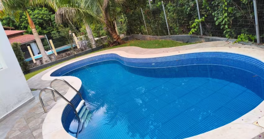 Casa a Venda em Condomínio Costa do Sol