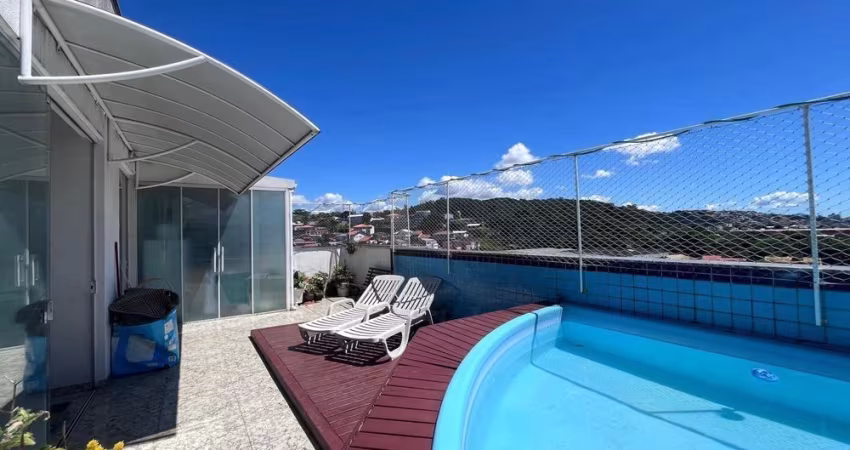 Cobertura na Praia Comprida com 3 quartos sendo 1 suíte, 2 banheiros e 1 vaga de garagem