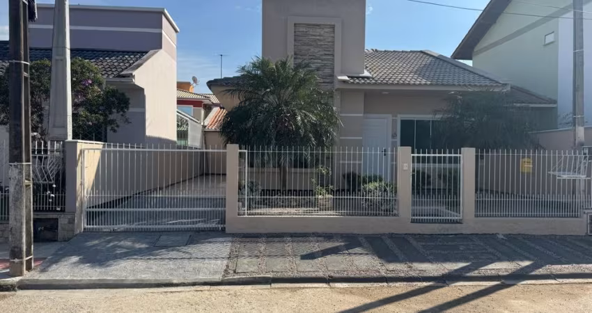 Casa no Madri com 2 quartos, 2 banheiros e 2 vagas de garagem