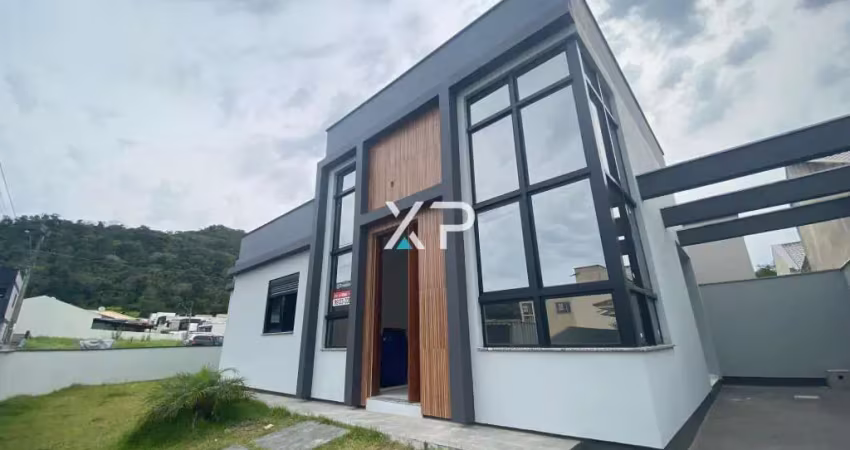 Casa com 03 dormitórios sendo 01 suíte á venda no bela vista