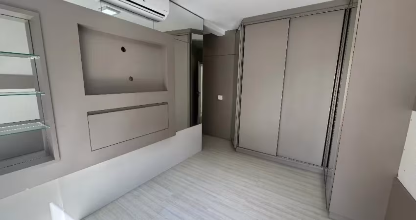 Apartamento no Travertino Pedra Branca com 3 quartos sendo 1 suíte, 2 banheiros e 2 vagas de garagem