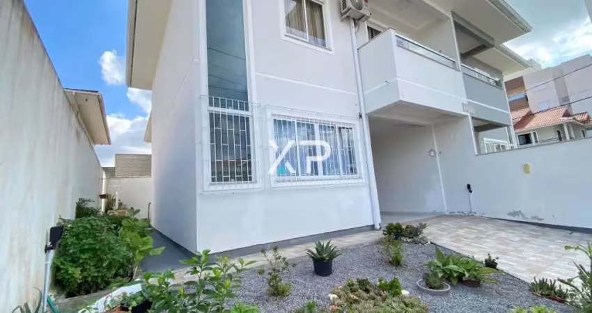 Sobrado amplo e semi-mobiliado no centro de palhoça/sc