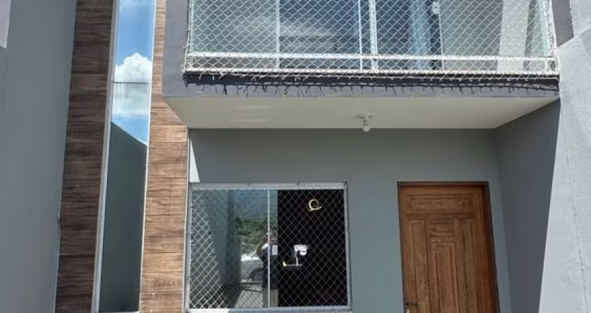 Sobrado a venda com 2 quartos, 1 banheiro e 2 vagas de garagem