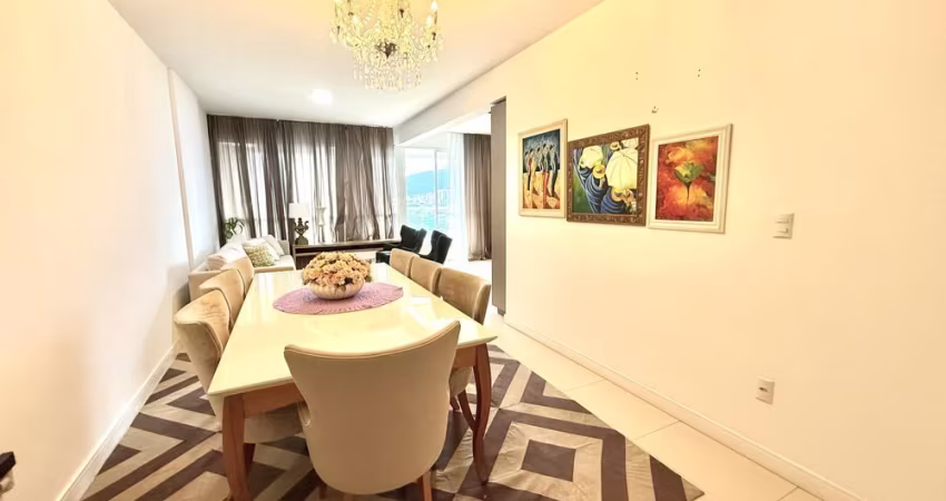 Apartamento a venda com 2 quartos sendo 2 suítes, 3 banheiros e 1 vaga de garagem.
