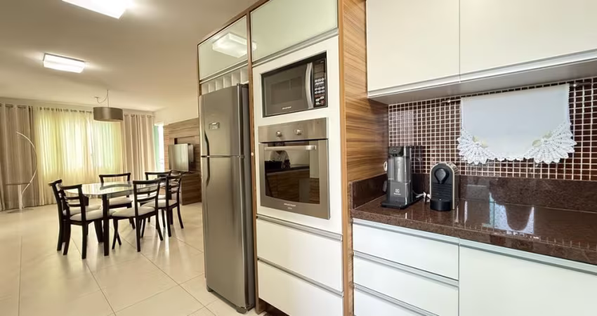 Apartamento a venda com 2 quartos, 1 banheiro e 1 vaga de garagem.
