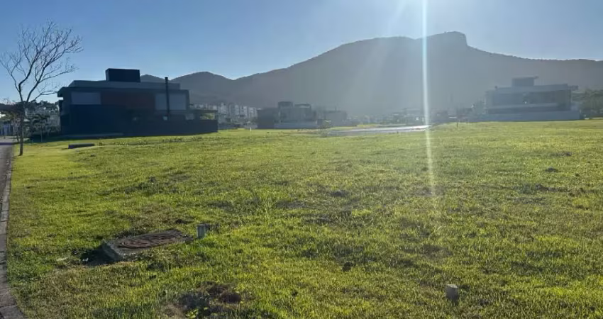 Terreno com 386,67m2 -condomínio reserva da pedra palhoça/sc