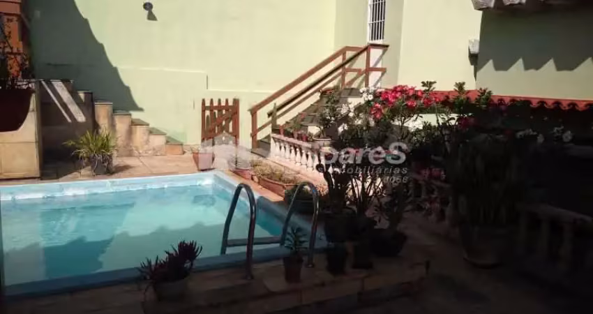 Casa com 3 quartos à venda na Rua Aricanga, Vila Valqueire, Rio de Janeiro