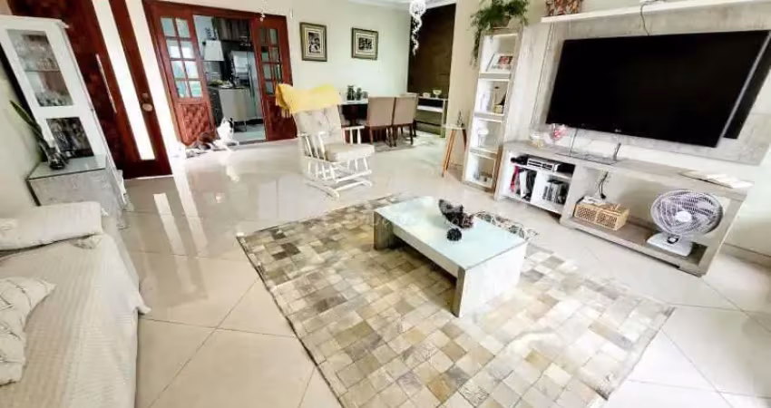 Casa em condomínio fechado com 3 quartos à venda na Rua Guapimirim, Vila Valqueire, Rio de Janeiro