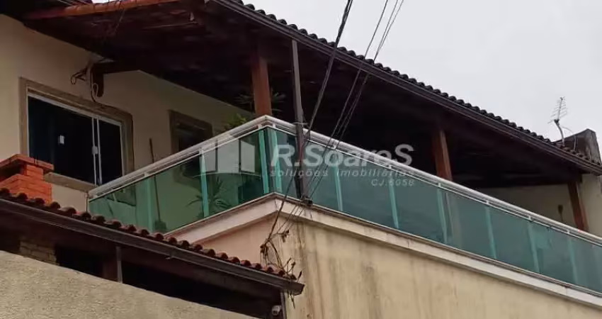 Casa em condomínio fechado com 3 quartos à venda na Rua Guapimirim, Vila Valqueire, Rio de Janeiro