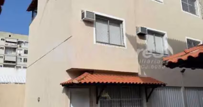 Casa em condomínio fechado com 4 quartos à venda na Rua Aladim, Vila Valqueire, Rio de Janeiro