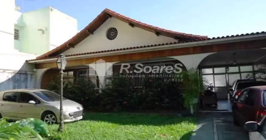 Casa com 3 quartos à venda na Rua das Rosas, Vila Valqueire, Rio de Janeiro