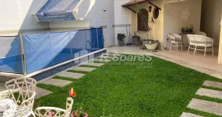 Casa em condomínio fechado com 4 quartos à venda na Rua Rui Mafra, Vila Valqueire, Rio de Janeiro