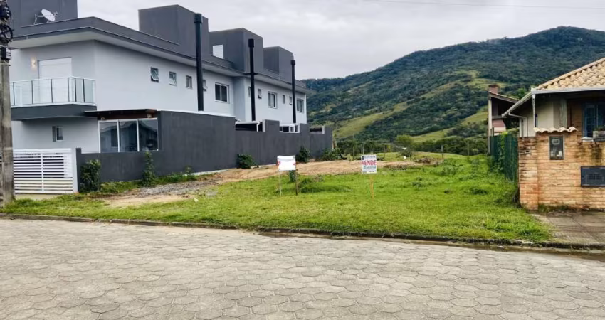 Terreno com total infraestrutura